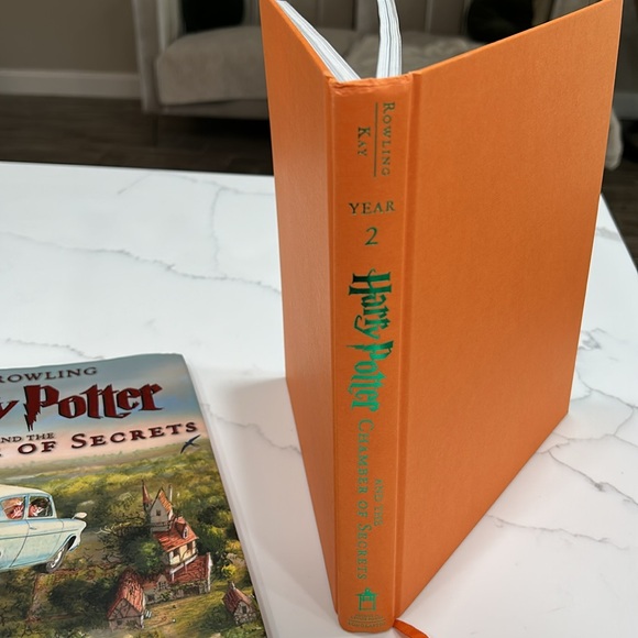 Harry Potter and the Chamber of Secrets Book - Picture 4 of 5